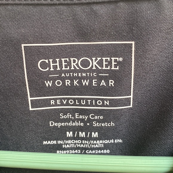 Scrub top. - Picture 3 of 3